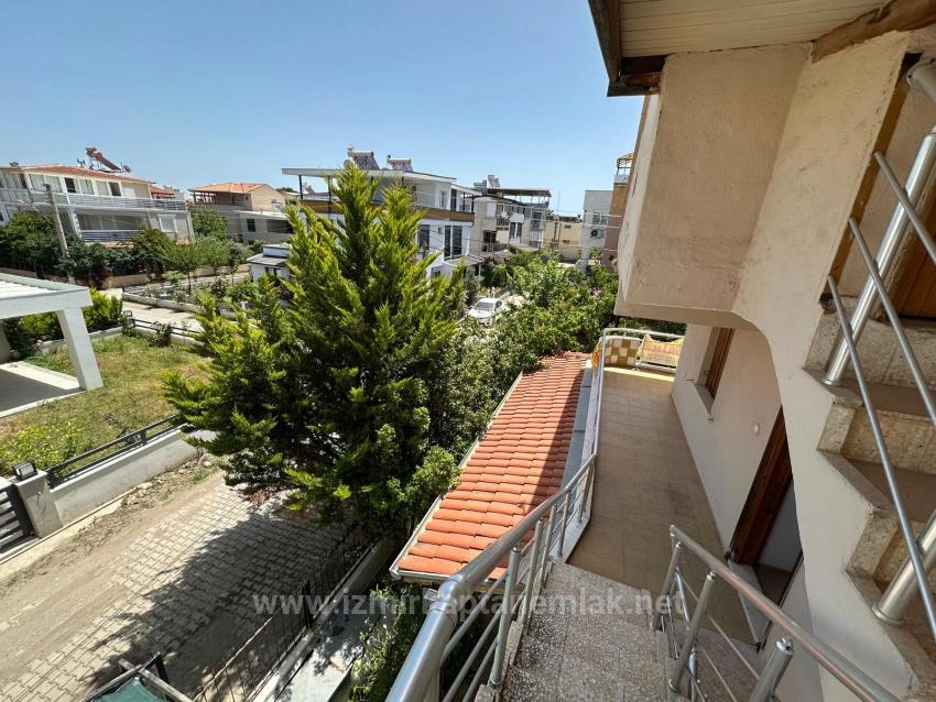 Zwei 2+1-Wohnungen Am Meer Zum Verkauf In Payamlı, Seferihisar, Izmir