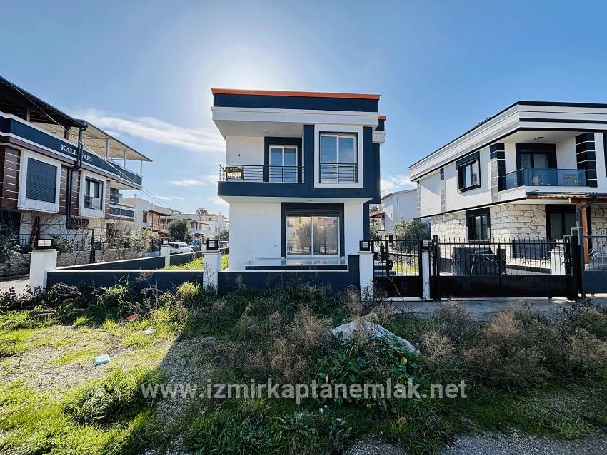 3+1-Zimmer Sommerhaus Zu verkaufen in Cumhuriyet Bz. Seferihisar Doğanbey - 165 m²
