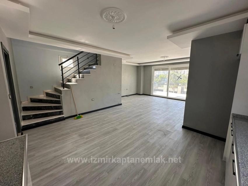 300 M² Große, Freistehende, Brandneue 3+1-Villa Zum Verkauf In İzmir Seferihisar Doğanbey