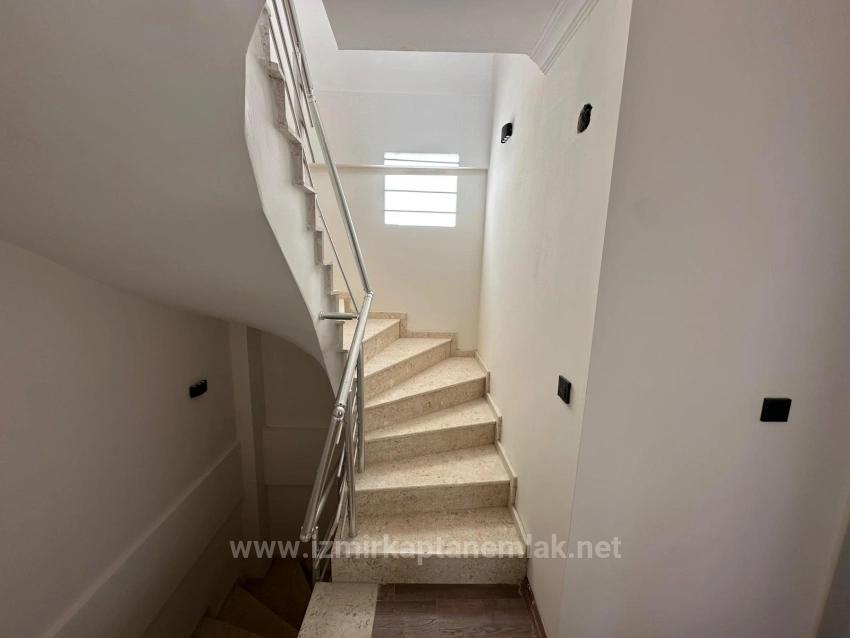 Brandneue 2+1-Villa Zum Verkauf In Wunderschöner Lage In Seferihisar Doğanbey Payamlı