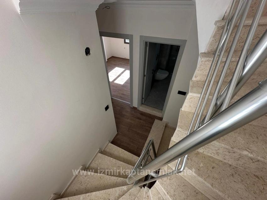 Brandneue 2+1-Villa Zum Verkauf In Wunderschöner Lage In Seferihisar Doğanbey Payamlı