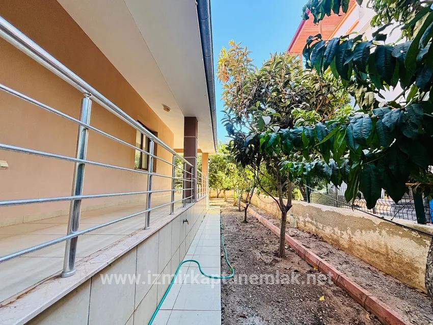 4+1-Zimmer Sommerhaus Zu verkaufen in Cumhuriyet Bz. Seferihisar Doğanbey - 160 m²