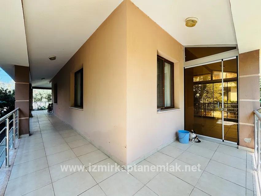 4+1-Zimmer Sommerhaus Zu verkaufen in Cumhuriyet Bz. Seferihisar Doğanbey - 160 m²