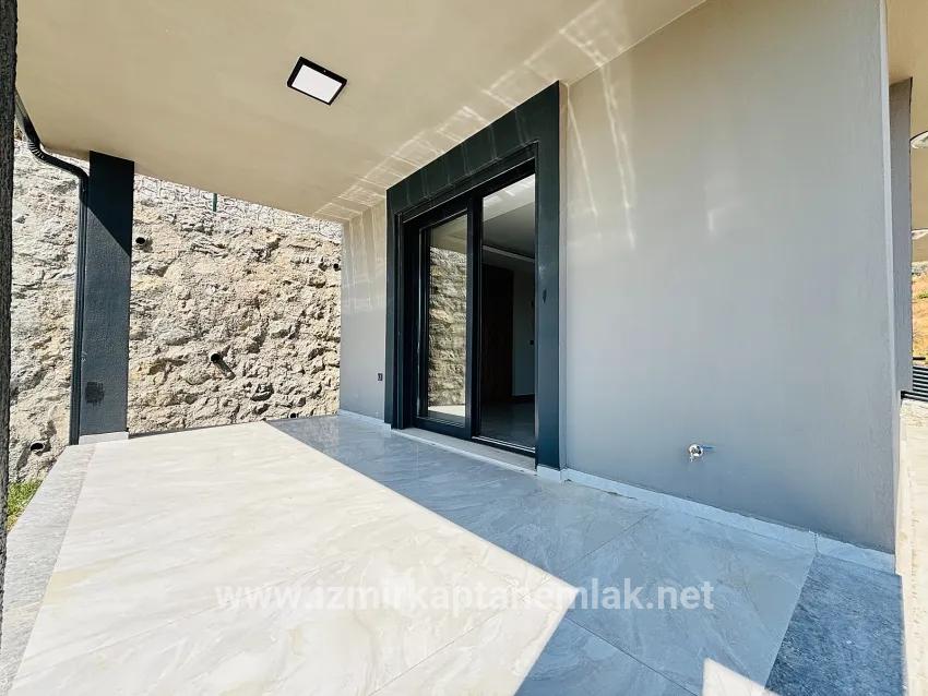 3+1-Zimmer Sommerhaus Zu verkaufen in Atatürk Bz. Seferihisar Doğanbey - 150 m²