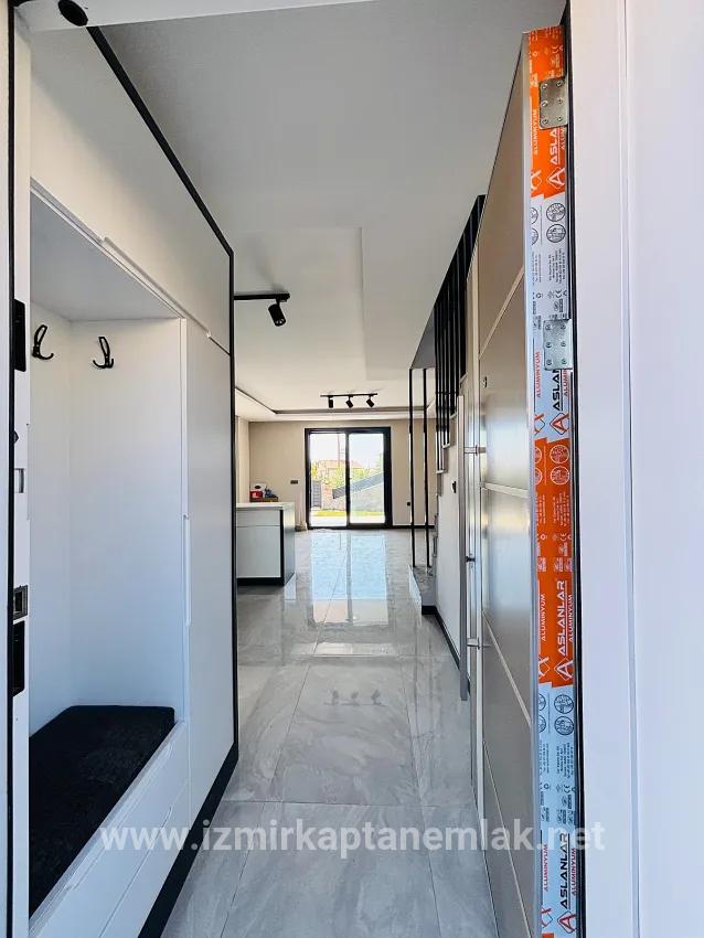 3+1-Zimmer Sommerhaus Zu verkaufen in Atatürk Bz. Seferihisar Doğanbey - 150 m²