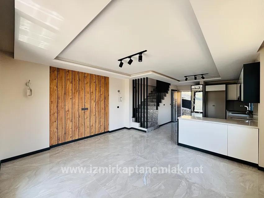 3+1-Zimmer Sommerhaus Zu verkaufen in Atatürk Bz. Seferihisar Doğanbey - 150 m²