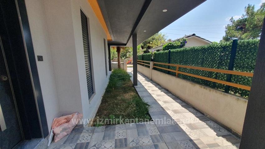 3+1 Villa Mit Pool Und Garten Am Meer In Seferihisar Payamlı Zu Verkaufen