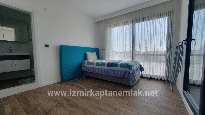 3+1-Zimmer Sommerhaus Zu verkaufen in Payamlı Bz. Seferihisar Doğanbey - 180 m²