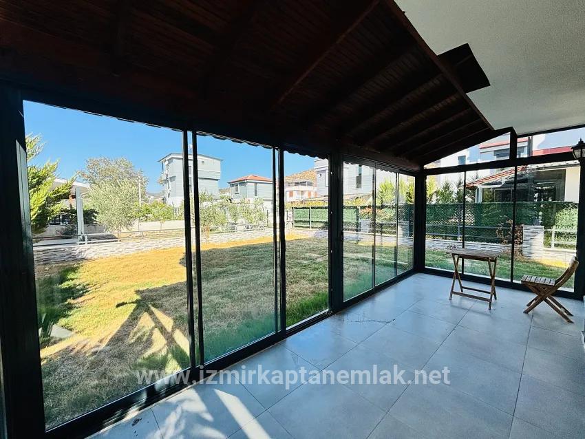 3+1-Zimmer Sommerhaus Zu verkaufen in Cumhuriyet Bz. Seferihisar Doğanbey - 180 m²