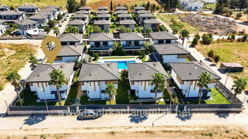 3+1-Zimmer Sommerhaus Zu verkaufen in Cumhuriyet Bz. Seferihisar Doğanbey - 290 m²