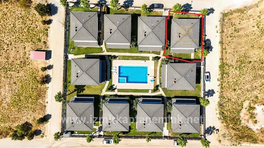 3+1-Zimmer Sommerhaus Zu verkaufen in Cumhuriyet Bz. Seferihisar Doğanbey - 290 m²