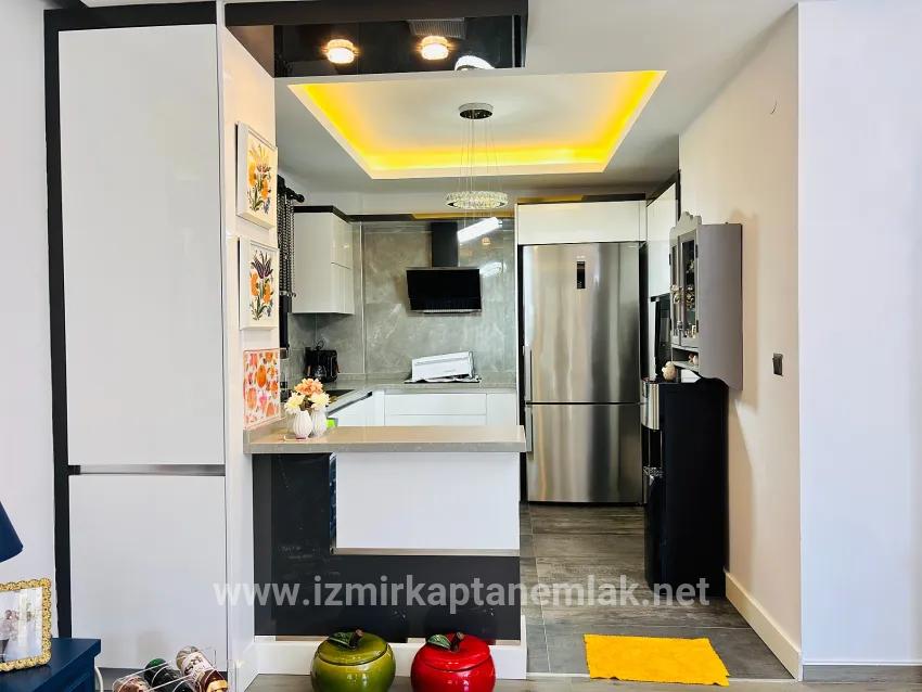 3+1-Zimmer Sommerhaus Zu verkaufen in Cumhuriyet Bz. Seferihisar Doğanbey - 290 m²
