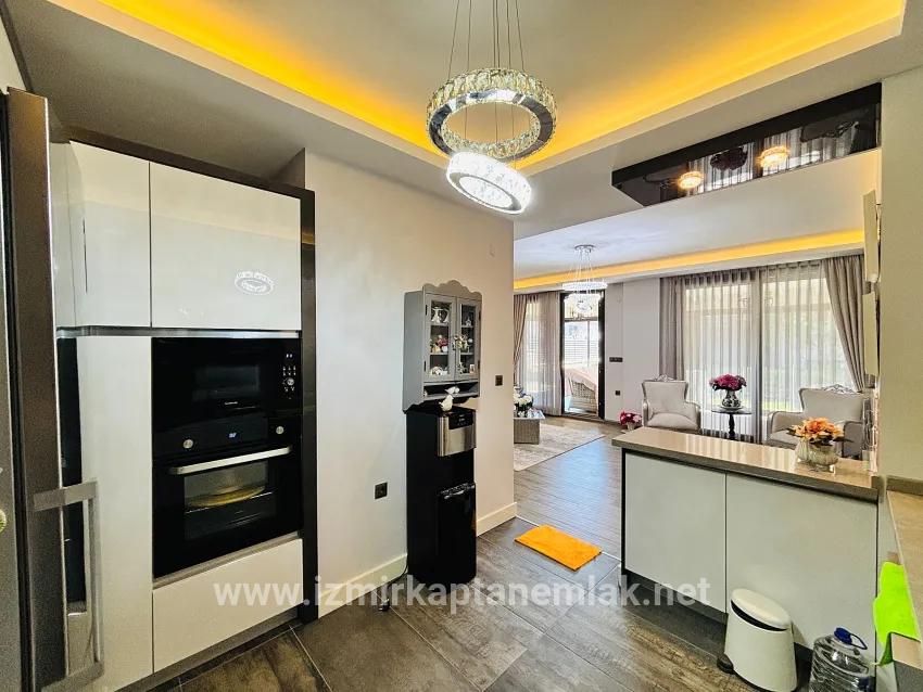 3+1-Zimmer Sommerhaus Zu verkaufen in Cumhuriyet Bz. Seferihisar Doğanbey - 290 m²