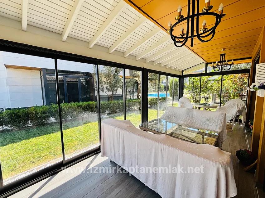 3+1-Zimmer Sommerhaus Zu verkaufen in Cumhuriyet Bz. Seferihisar Doğanbey - 290 m²
