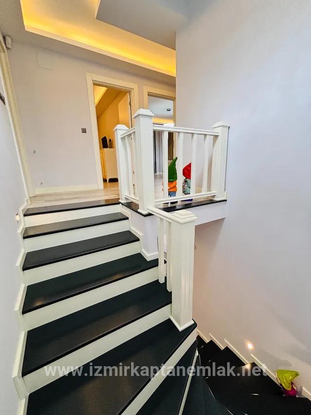 3+1-Zimmer Sommerhaus Zu verkaufen in Cumhuriyet Bz. Seferihisar Doğanbey - 290 m²