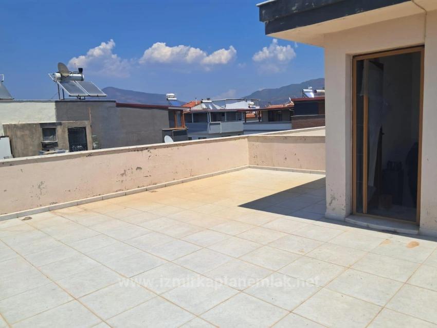 Geräumige 2+1 Villa Zum Verkauf Mit Garten In Seferihisar Doğanbey