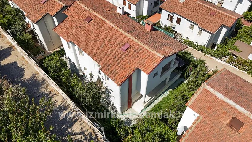 2+1-Zimmer Sommerhaus Zu verkaufen in Atatürk Bz. Seferihisar Doğanbey - 85 m²
