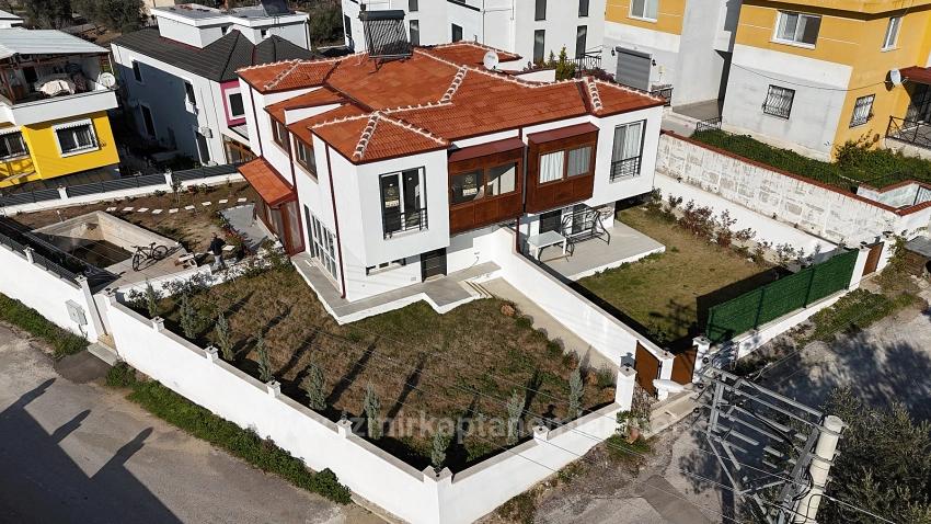 Brandneue 3+1-Zimmer-Villa Mit Großem Garten In Seferihisar Payamlı Village Zu Verkaufen.