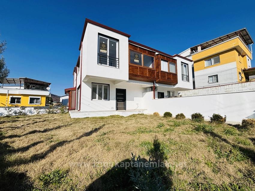Brandneue 3+1-Zimmer-Villa Mit Großem Garten In Seferihisar Payamlı Village Zu Verkaufen.