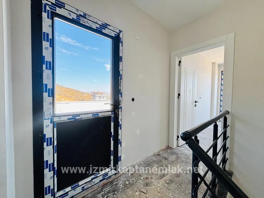 2+1-Zimmer Sommerhaus Zu verkaufen in Atatürk Bz. Seferihisar Doğanbey - 115 m²