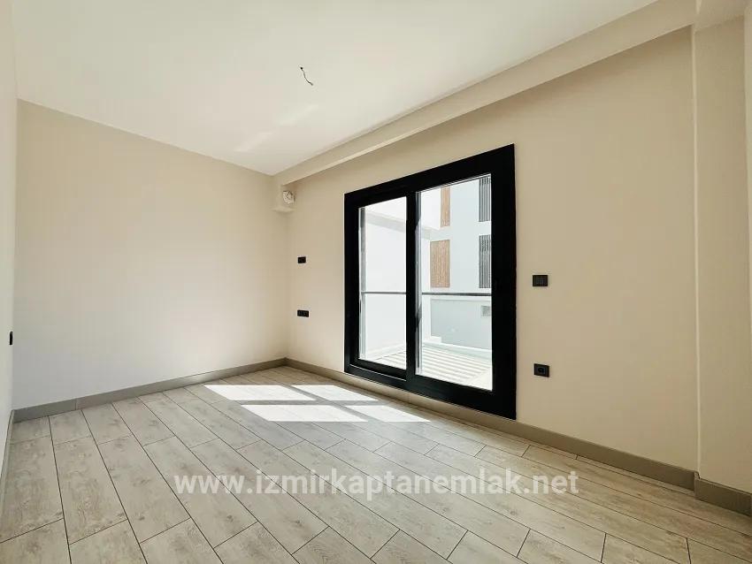 2+1-Zimmer Appartement Zu verkaufen in Necat Hepkon Bz. Seferihisar - 110 m²