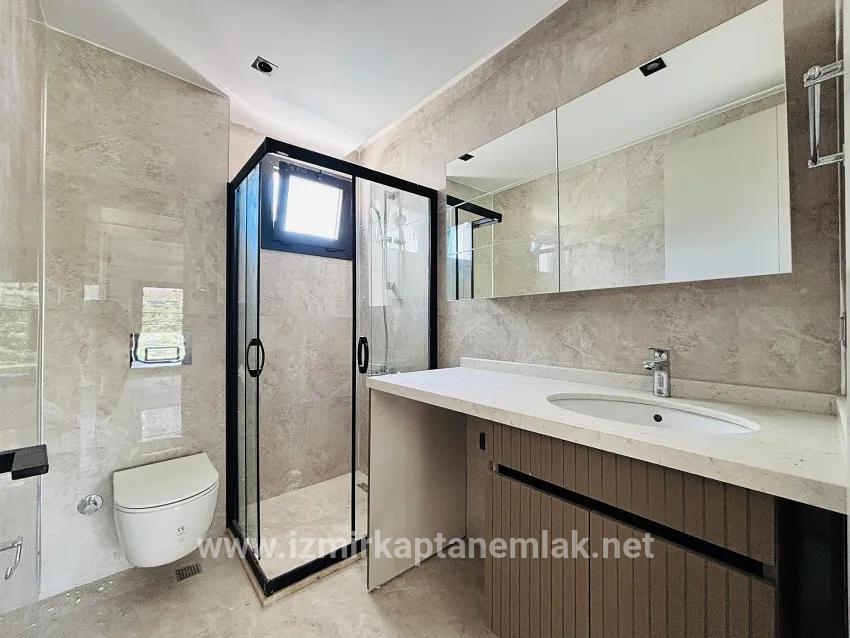 2+1-Zimmer Appartement Zu verkaufen in Necat Hepkon Bz. Seferihisar - 110 m²