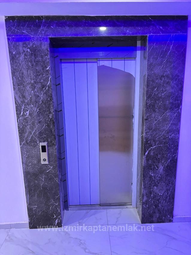 Separate Küche, 130 M², 3+1-Wohnung Mit Aufzug Zum Verkauf In Seferihisar Ürkmez