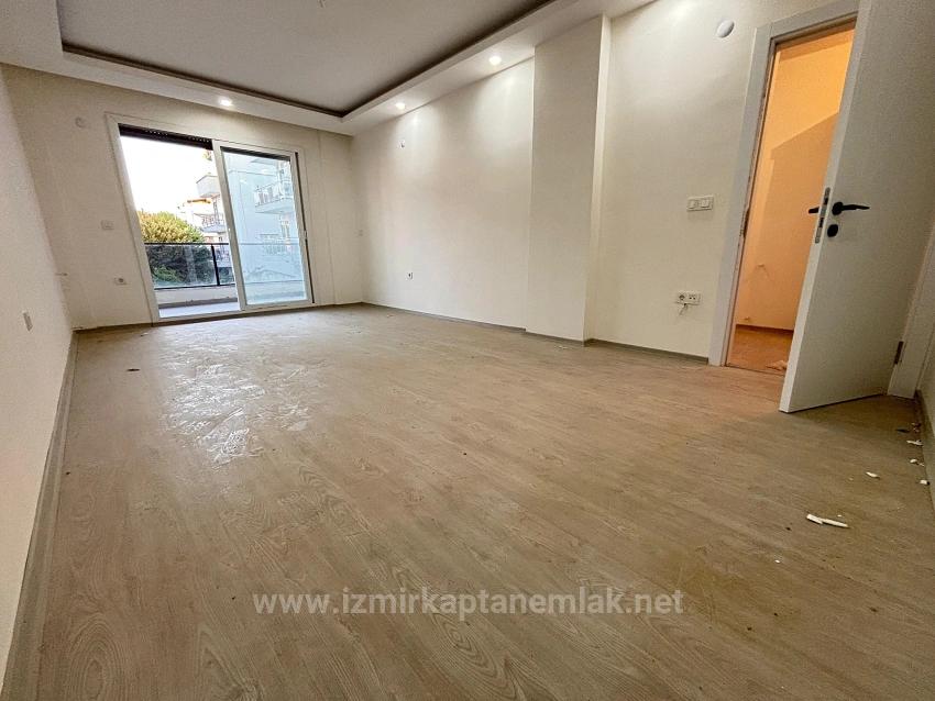 Separate Küche, 130 M², 3+1-Wohnung Mit Aufzug Zum Verkauf In Seferihisar Ürkmez
