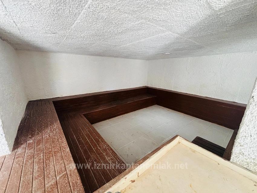 2+1-Zimmer-Wohnung In Seferihisar Ürkmez Zu Verkaufen, Mit Separater Küche Und Garten, Keine Nebenkosten