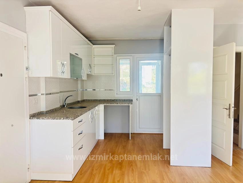 4+1 Triplex Mit Freistehendem Parkplatz Und Garten In Seferihisar Doğanbey