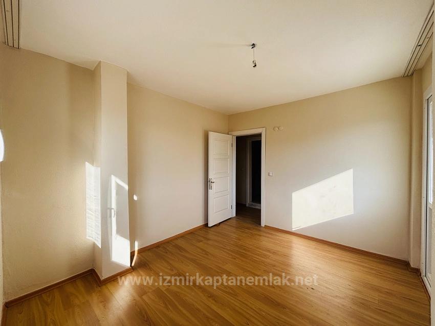 4+1 Triplex Mit Freistehendem Parkplatz Und Garten In Seferihisar Doğanbey