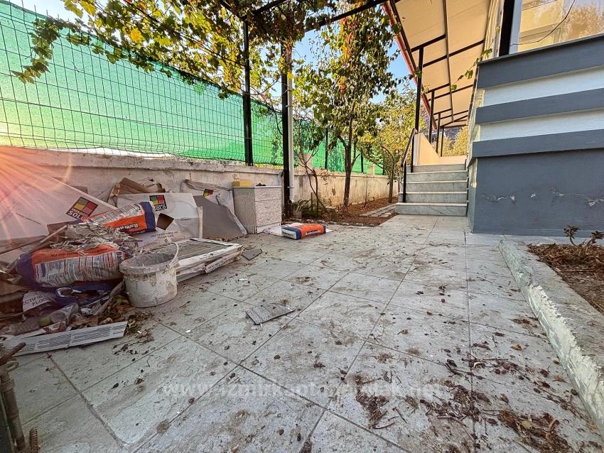 4+1 Triplex Mit Freistehendem Parkplatz Und Garten In Seferihisar Doğanbey