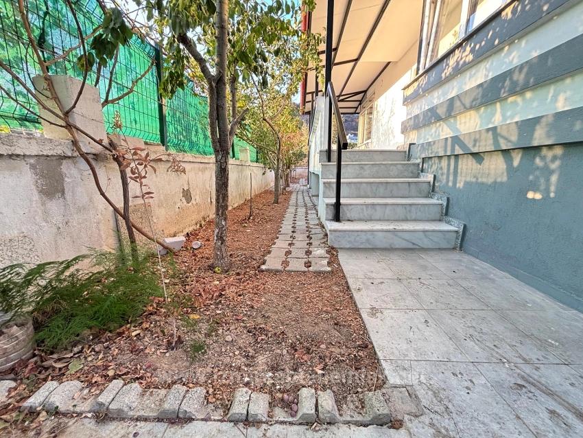 4+1 Triplex Mit Freistehendem Parkplatz Und Garten In Seferihisar Doğanbey