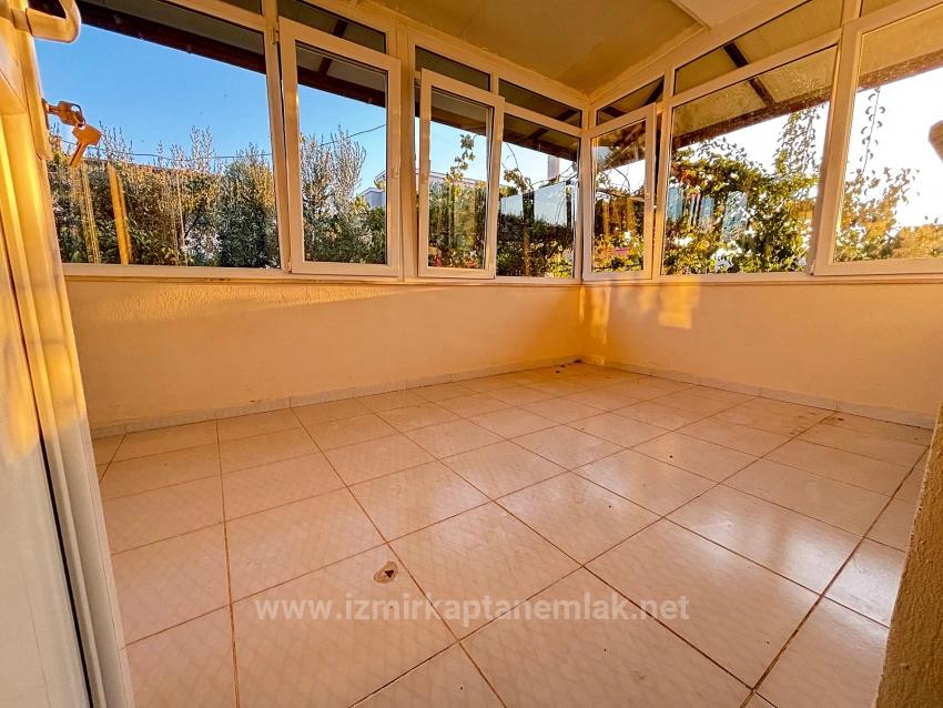 4+1 Triplex Mit Freistehendem Parkplatz Und Garten In Seferihisar Doğanbey