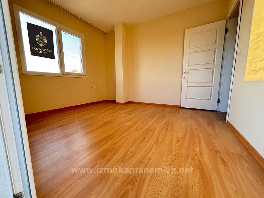 4+1 Triplex Mit Freistehendem Parkplatz Und Garten In Seferihisar Doğanbey