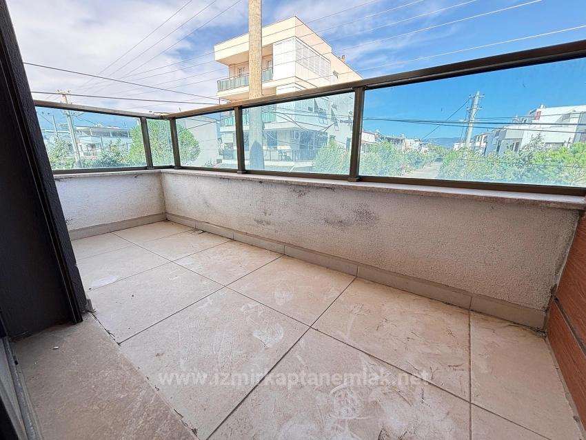 3+1 Villa Mit Parkplatz Und Garten In Seferihisar Doğanbey Zu Verkaufen, 500 Meter Vom Strand Entfernt