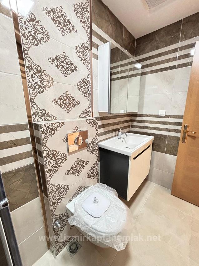 3+1 Villa Mit Parkplatz Und Garten In Seferihisar Doğanbey Zu Verkaufen, 500 Meter Vom Strand Entfernt