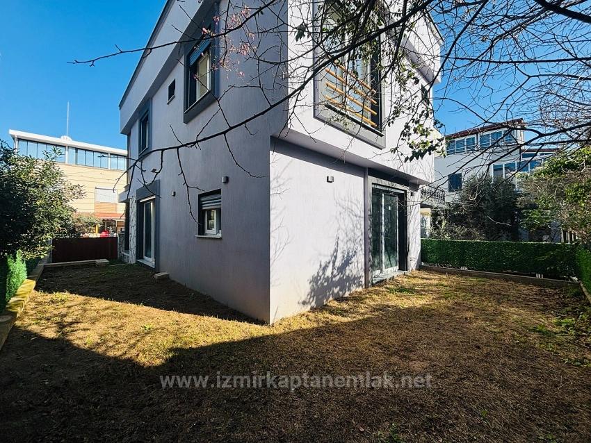 Freistehende, Geräumige 3+1 Villa Zum Verkauf Im Zentrum Von Seferihisar Payamlı