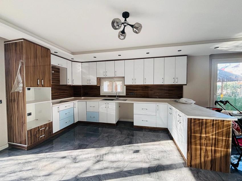 Freistehende, Geräumige 3+1 Villa Zum Verkauf Im Zentrum Von Seferihisar Payamlı