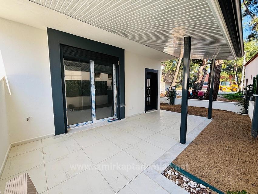 Neubau-Villa (2+1 Schlafzimmer, Lizenziert) Mit Garten In Seferihisar Payamlı Zu Verkaufen