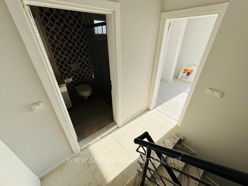 Neubau-Villa (2+1 Schlafzimmer, Lizenziert) Mit Garten In Seferihisar Payamlı Zu Verkaufen