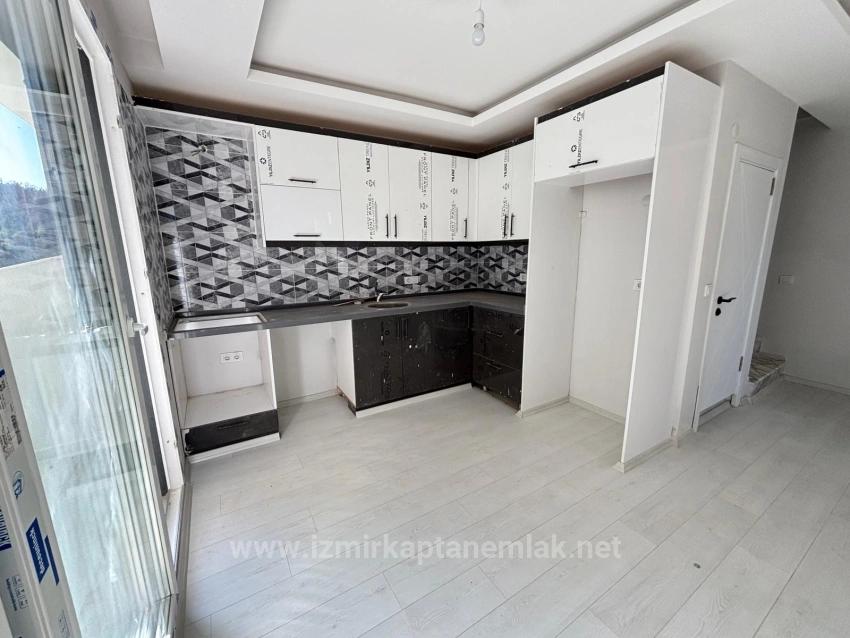 Neubau-Villa (2+1 Schlafzimmer, Lizenziert) Mit Garten In Seferihisar Payamlı Zu Verkaufen