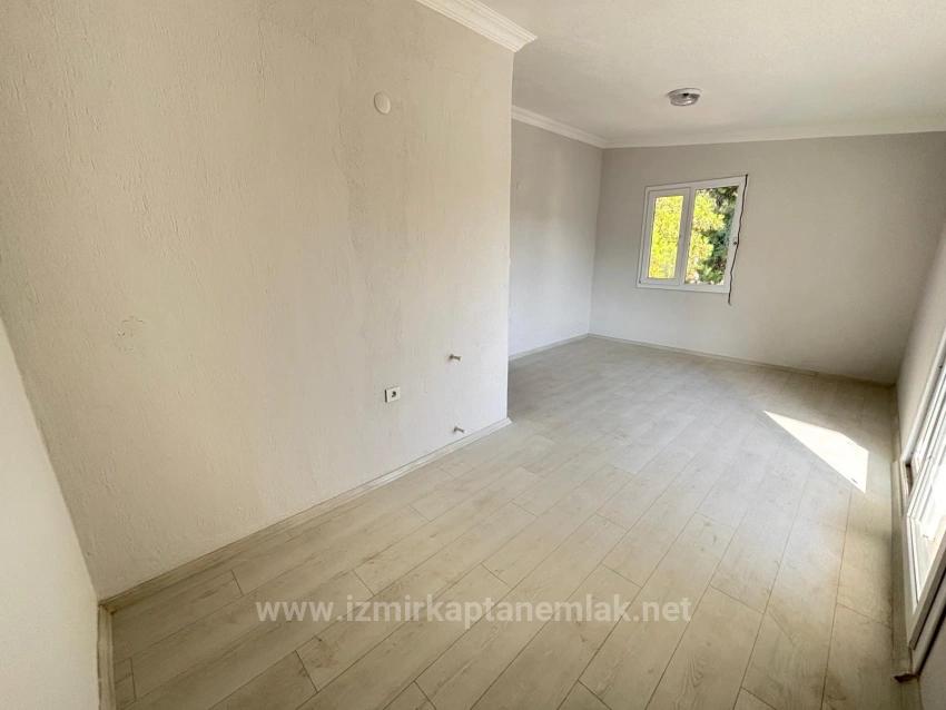 Neubau-Villa (2+1 Schlafzimmer, Lizenziert) Mit Garten In Seferihisar Payamlı Zu Verkaufen