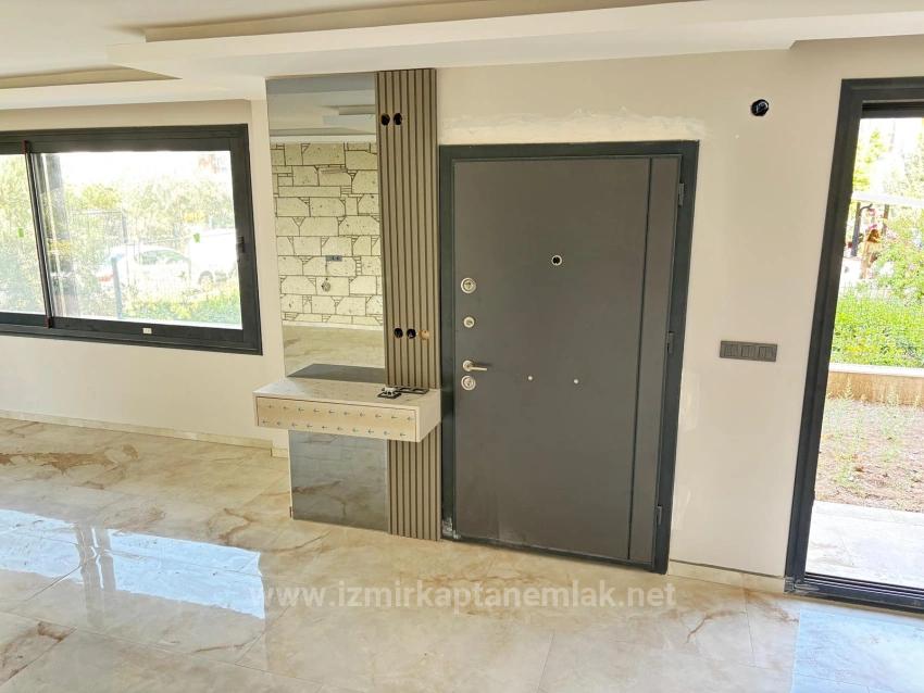 6+2-Zimmer Sommerhaus Zu verkaufen in Payamlı Bz. Seferihisar Doğanbey - 185 m²