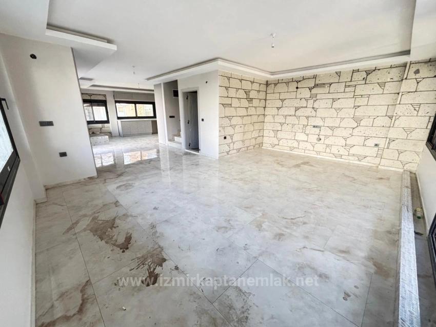 6+2-Zimmer Sommerhaus Zu verkaufen in Payamlı Bz. Seferihisar Doğanbey - 185 m²
