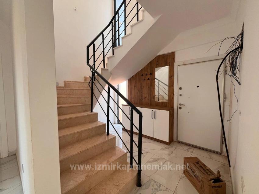 Brandneue 2+1-Villa Mit Großem Garten In Seferihisar Kavakdere Zu Verkaufen