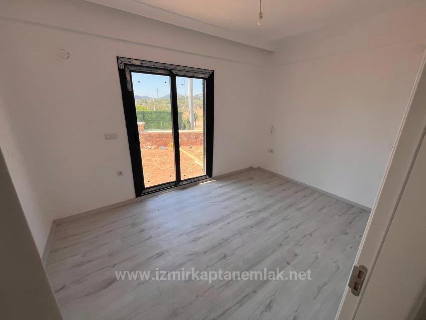 Brandneue 2+1-Villa Mit Großem Garten In Seferihisar Kavakdere Zu Verkaufen