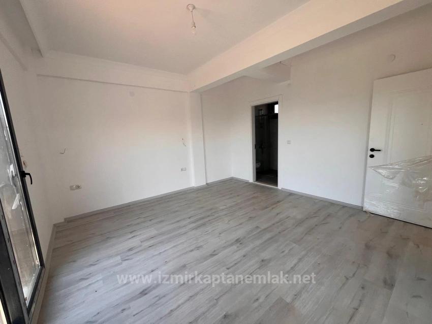 Brandneue 2+1-Villa Mit Großem Garten In Seferihisar Kavakdere Zu Verkaufen