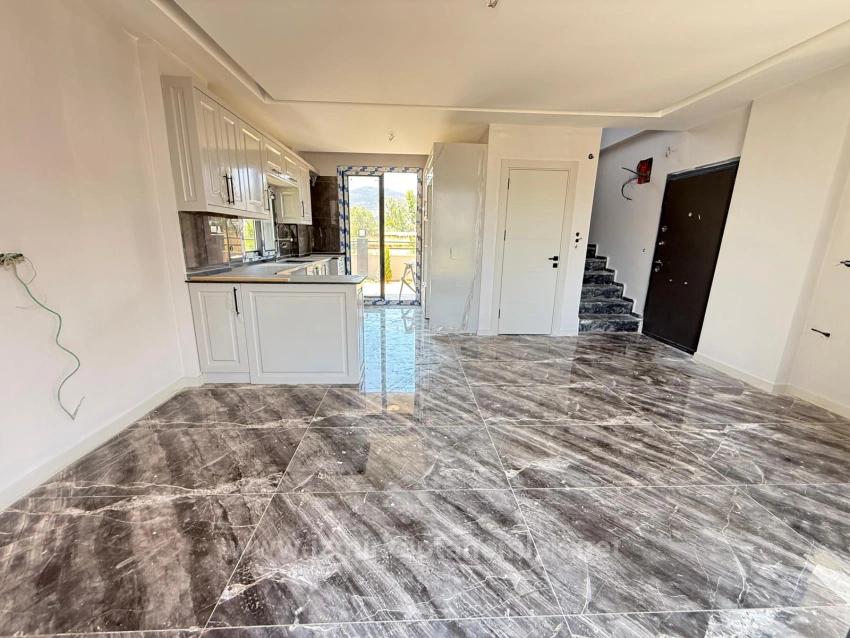 2+1 Villa Zum Verkauf Mit Eigenem Garten In Seferihisar Doğanbey