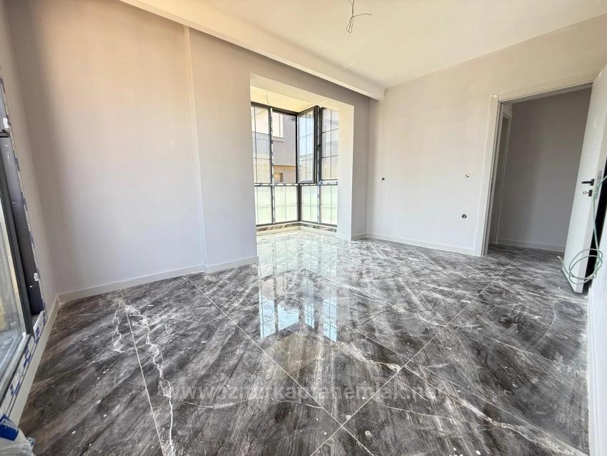 2+1 Villa Zum Verkauf Mit Eigenem Garten In Seferihisar Doğanbey